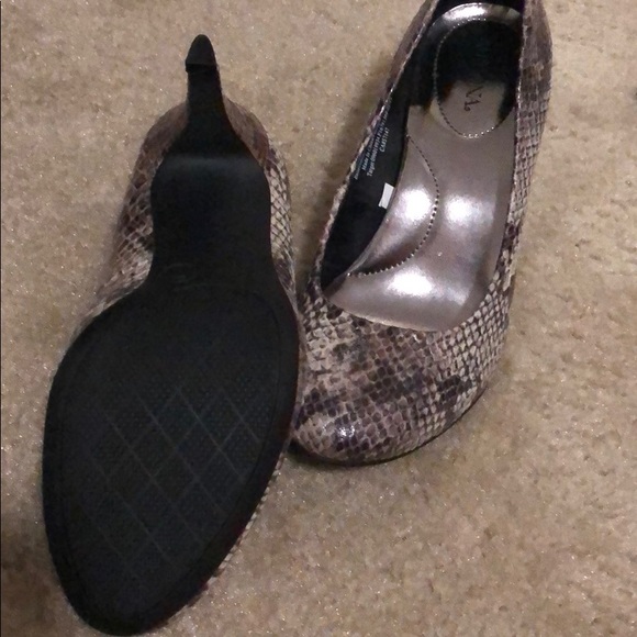 NWOT Merona snakeskin heels - Picture 3 of 6
